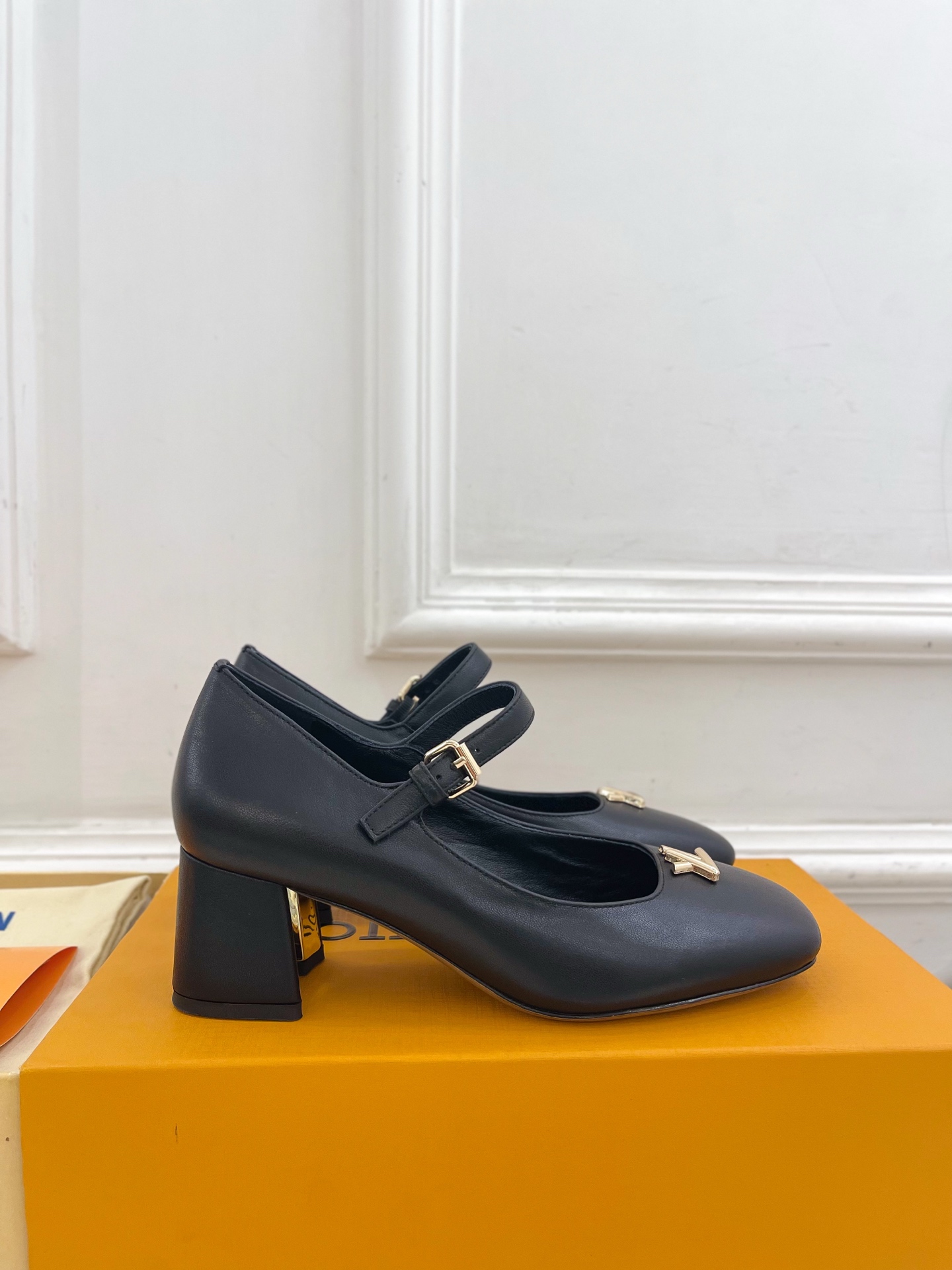 Women's high heels
